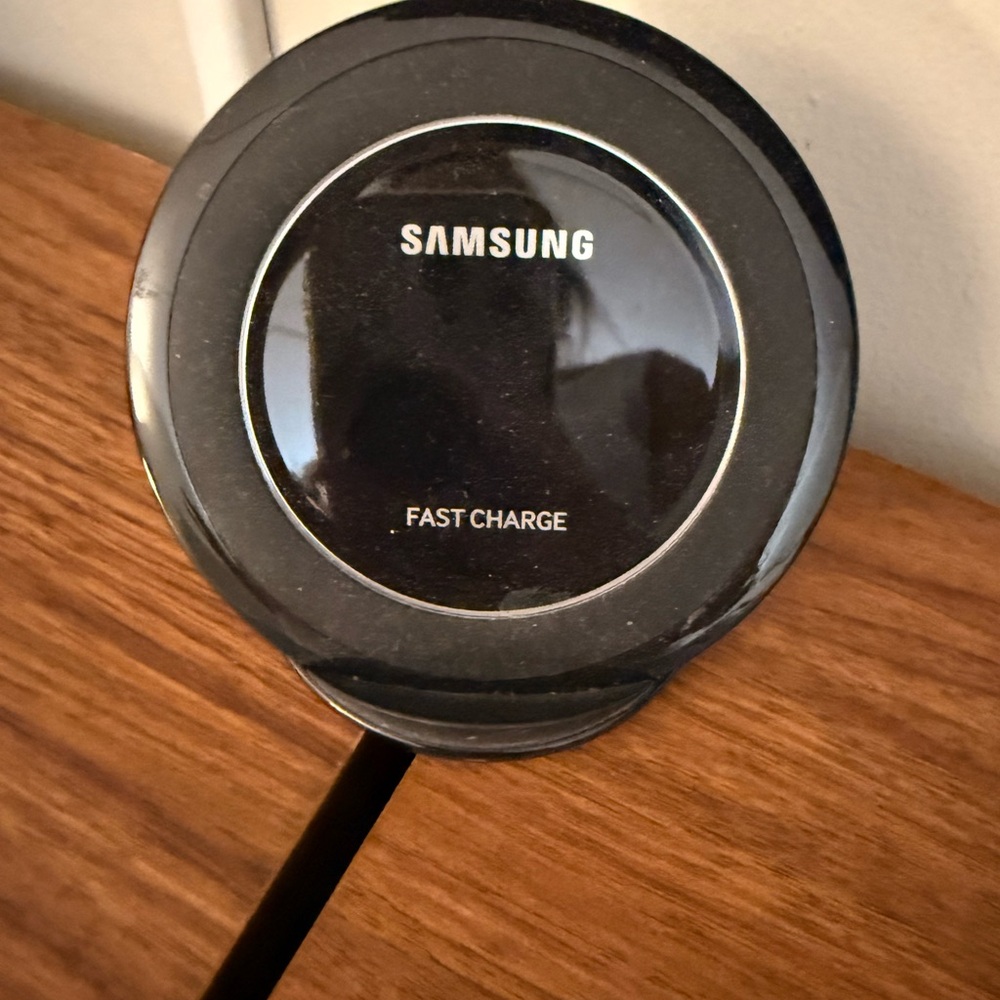 Fast Wireless Charger - Picture 4 of 4
